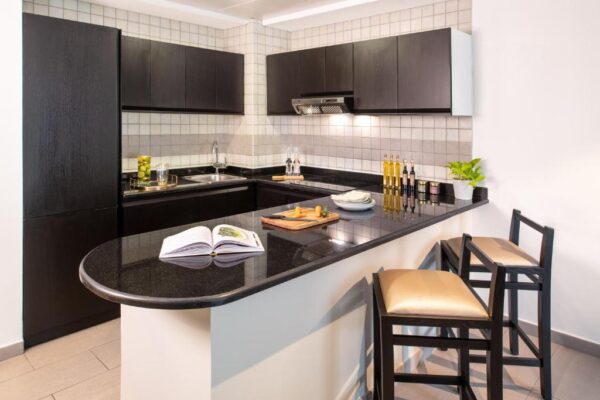 Metro Central Hotel Apartments - Image 2