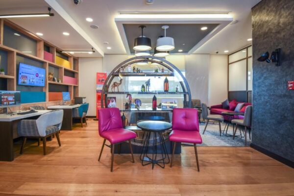 Premier Inn Dubai Al Jaddaf - Image 4